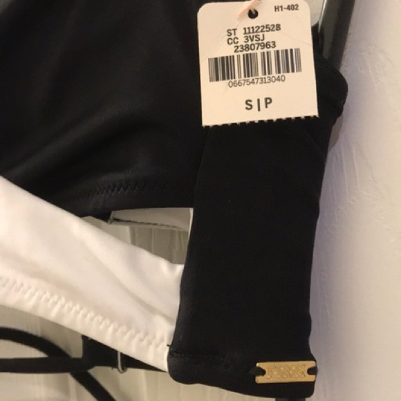 BNWT Victoria’s Secret bikini top - Picture 2 of 4